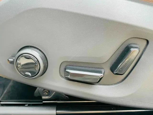 Volvo XC60 — Фото автомобиля 9
