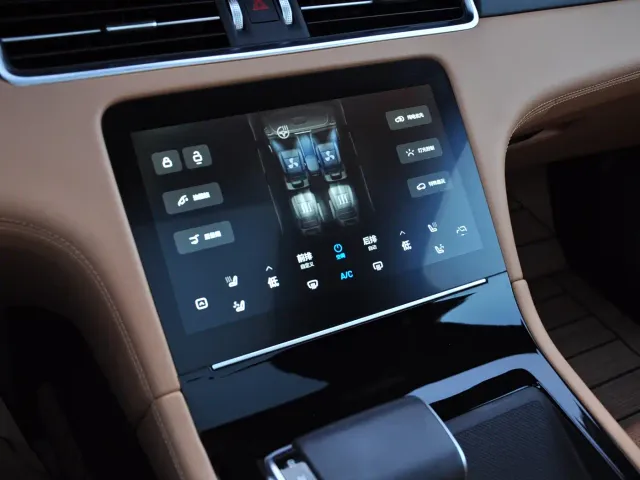Li Auto ONE — Фото автомобиля 11