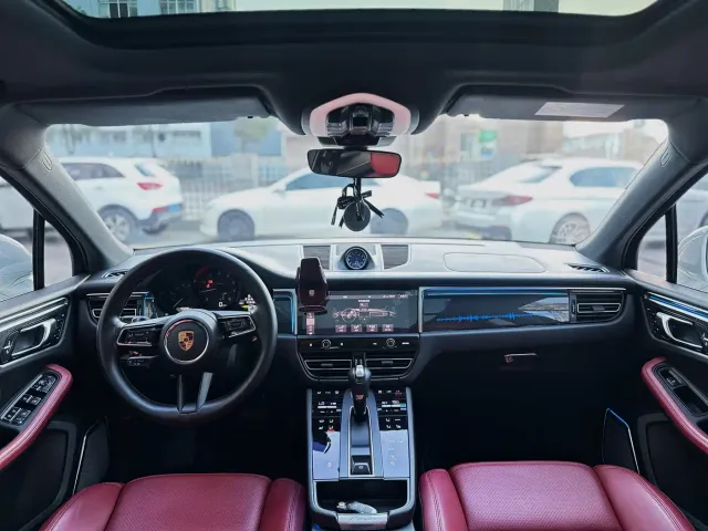 Porsche Macan — Фото автомобиля 13