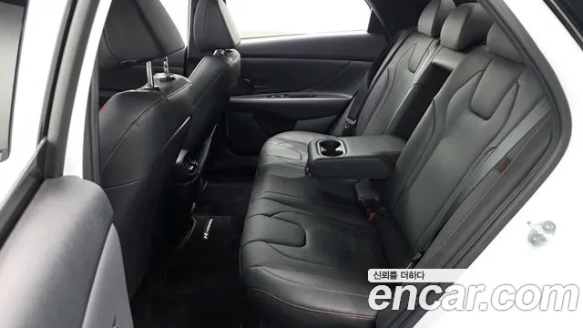 Hyundai AVANTE — Фото автомобиля 3
