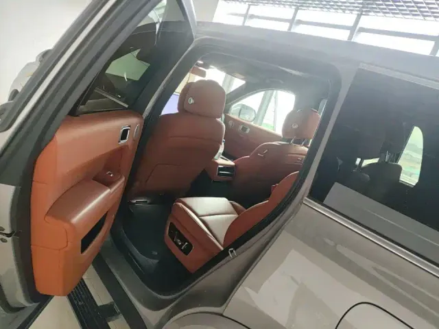 Li Auto L9 — Фото автомобиля 6