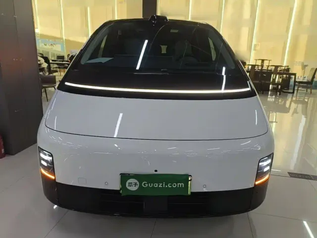 Li Auto MEGA — Фото автомобиля 2
