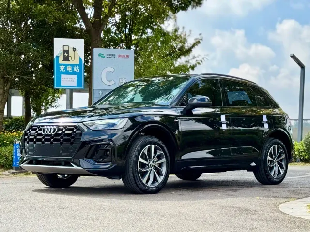Фотография автомобиля — Audi Q5L