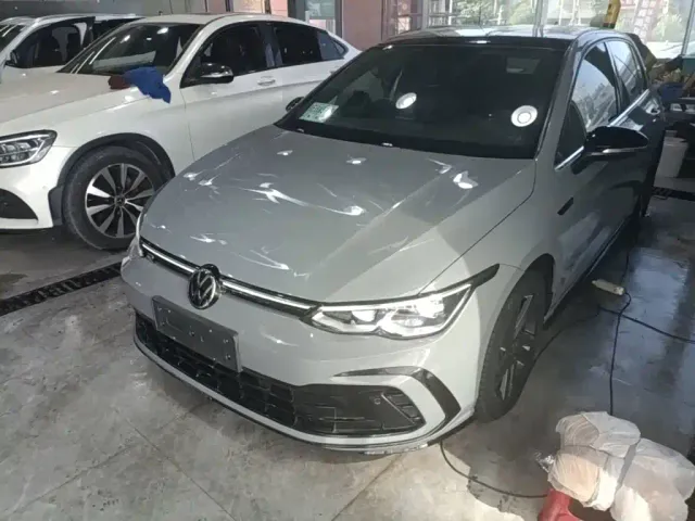 Фотография автомобиля — Volkswagen Golf