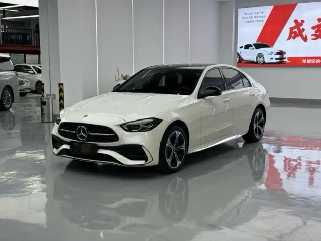 Фотография автомобиля — Mercedes-Benz C-Class