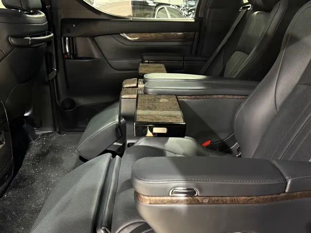 Toyota Alphard — Фото автомобиля 7