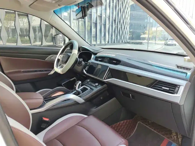 Geely Boyue — Фото автомобиля 11