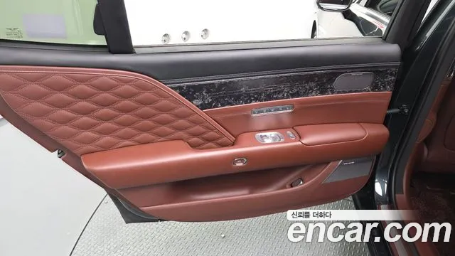 Genesis G90 Бензин 3.5 Turbo e-S/C AWD LWB — Фото автомобиля 21