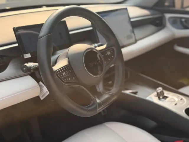 BYD Seal 05 DM-i — Фото автомобиля 8