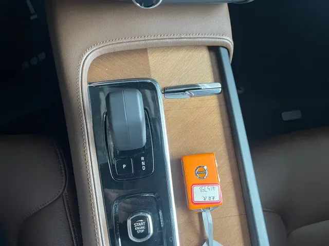 Volvo Volvo S90 2024 B5 Momentum Luxury Edition — Фото автомобиля 18