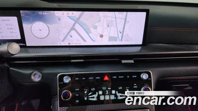 Genesis GV80 — Фото автомобиля 12