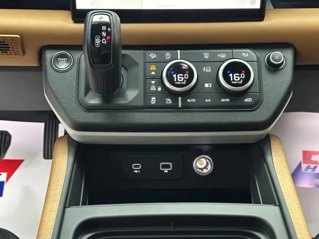 Land Rover Land Rover Defender 2023 Model 110 3.0T P400 X-DYNAMIC HSE — Фото автомобиля 13