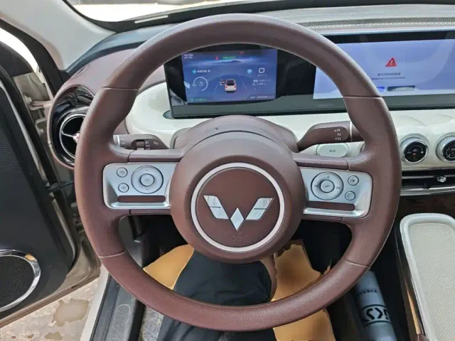 Wuling Bingo — Фото автомобиля 10