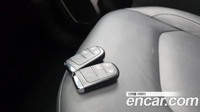 Jeep Renegade — Фото автомобиля 23