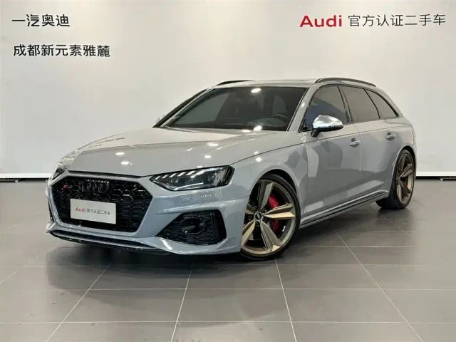 Фотография автомобиля — Audi RS 4
