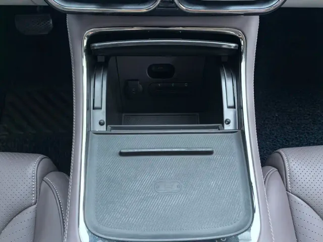 Leapmotor C11 — Фото автомобиля 25