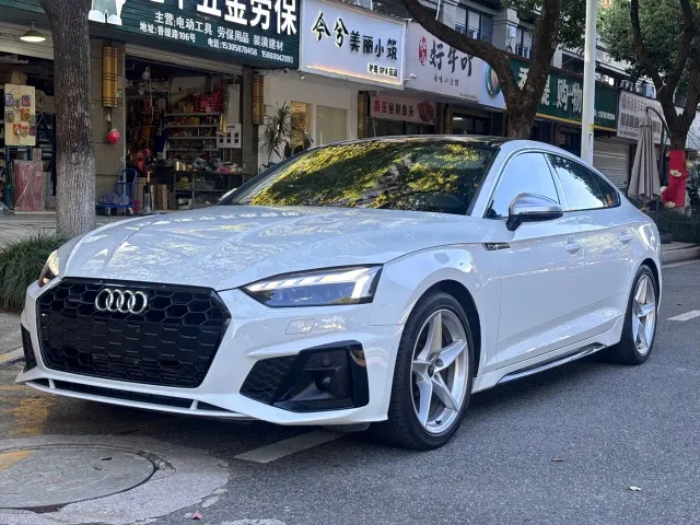 Фотография автомобиля — Audi A5