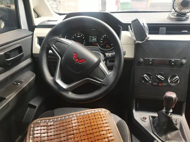 Wuling Zhengcheng — Фото автомобиля 2