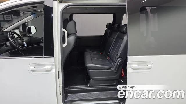 Hyundai Staria Staria 4WD Tourer 11 мест — Фото автомобиля 11