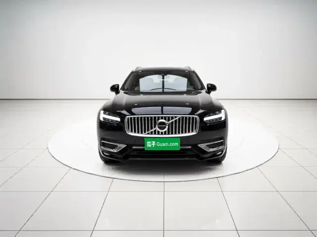 Volvo XC90 — Фото автомобиля 2