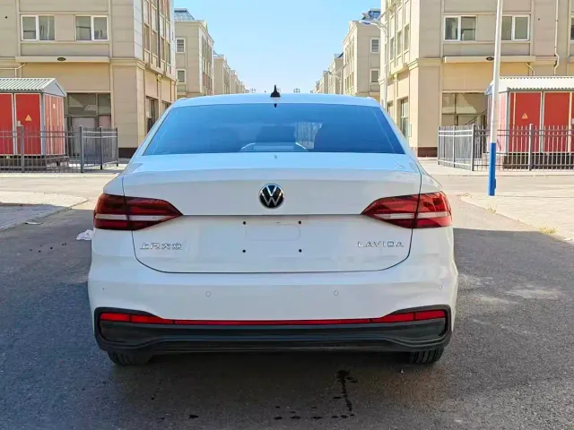 Volkswagen Lavida — Фото автомобиля 8