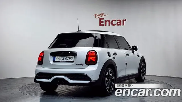 Mini Cooper — Фото автомобиля 2
