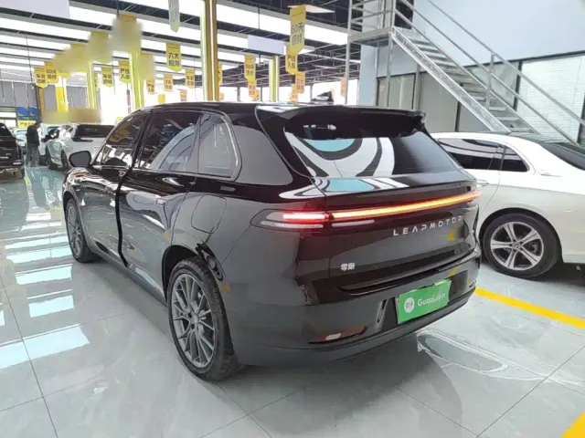 Leapmotor C10 — Фото автомобиля 4