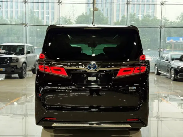 Toyota Vellfire — Фото автомобиля 25