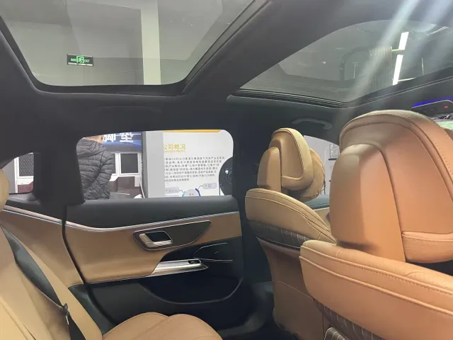Mercedes-Benz E-Class — Фото автомобиля 16