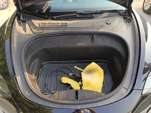 Tesla Model 3 — Фото автомобиля 21