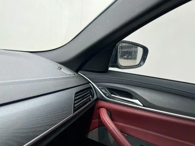 BMW 5 Series — Фото автомобиля 12
