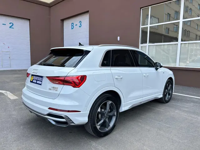 Audi Q3 — Фото автомобиля 5