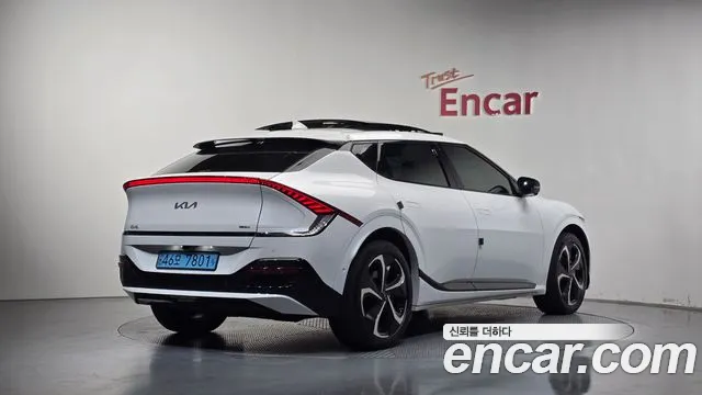 Kia EV6 — Фото автомобиля 2