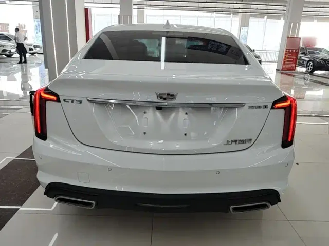 Cadillac CT5 — Фото автомобиля 5