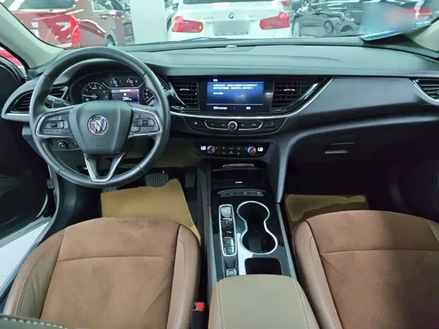 Buick Regal — Фото автомобиля 9