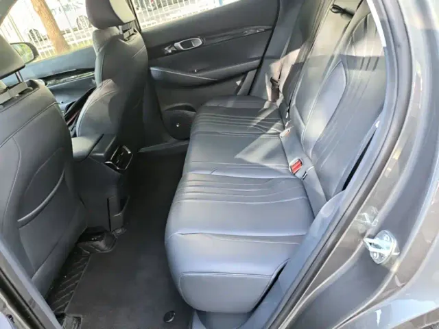 Geely Galaxy E5 — Фото автомобиля 16