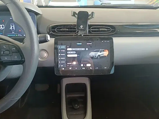 Leapmotor T03 — Фото автомобиля 12