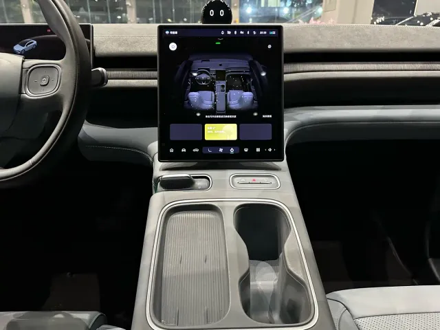 Nio EC6 — Фото автомобиля 18