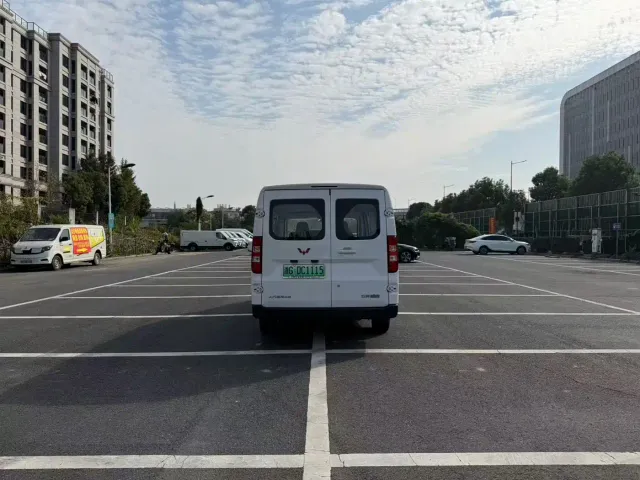 Wuling Yangguang — Фото автомобиля 6