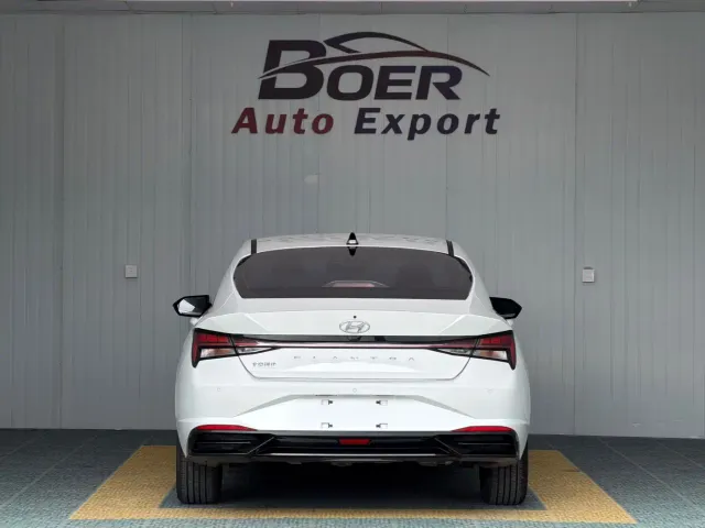 Hyundai Elantra — Фото автомобиля 5