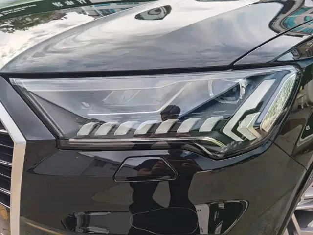 Audi Audi Q7 2023 45 TFSI quattro S line Sport — Фото автомобиля 27