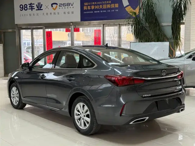 Changan Eado — Фото автомобиля 6