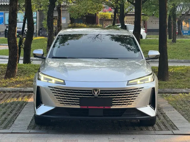 Changan Lamore — Фото автомобиля 2