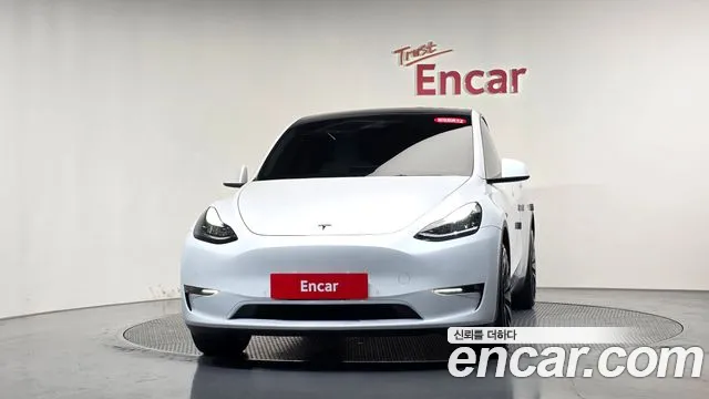Tesla Model Y — Фото автомобиля 3
