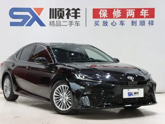 Toyota Camry — Фото автомобиля 3