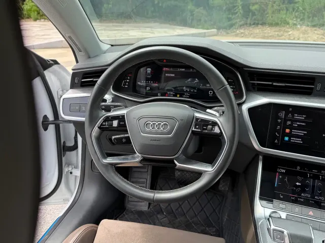 Audi A7L — Фото автомобиля 14