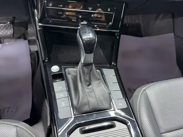 Volkswagen Passat — Фото автомобиля 10