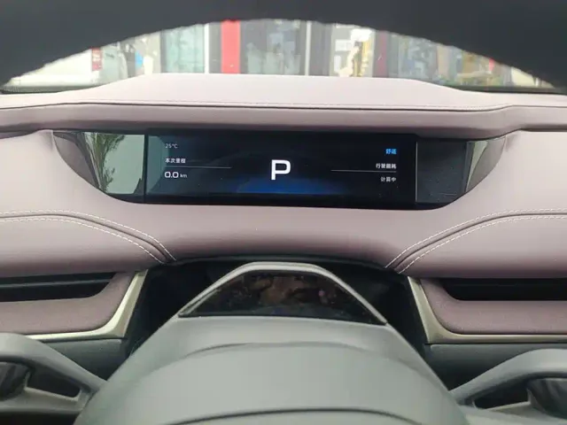 Xiaomi SU7 — Фото автомобиля 14