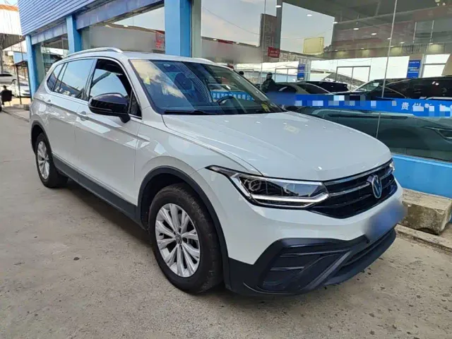 Volkswagen Tiguan L — Фото автомобиля 3