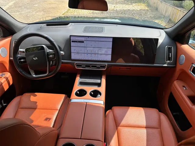 Li Auto Li Xiang L9 2022 Max — Фото автомобиля 16